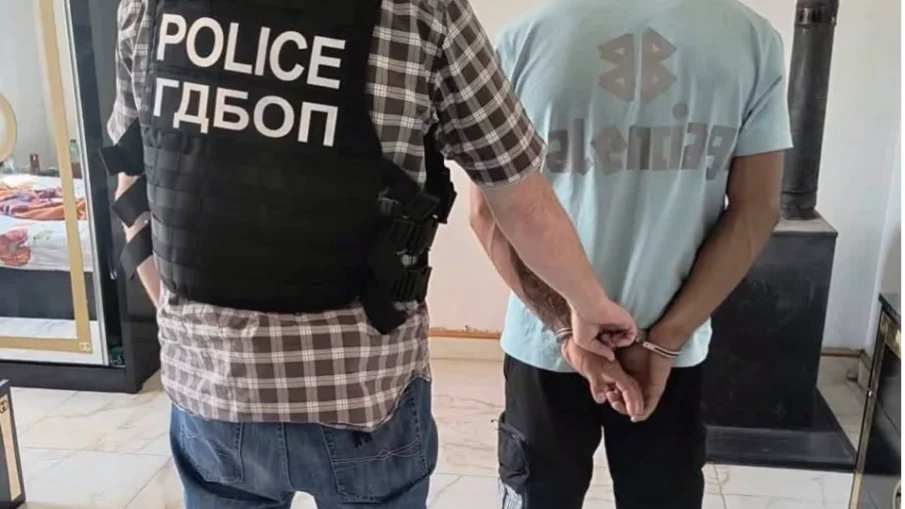 Мъж и жена отвлекли 20-годишна, принудили я да проституира