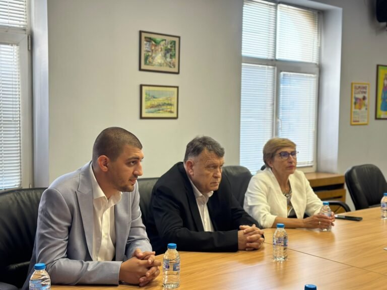 МОН ще съдейства за връщане на диалога в НАТФИЗ и спазване на академичната автономия