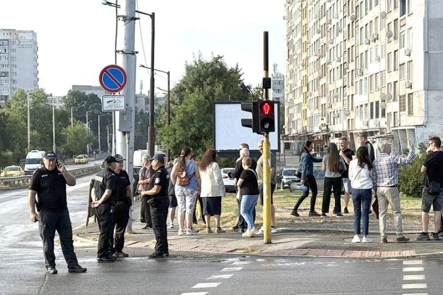Бунт в „Подуяне“: граждани излязоха на протест срещу некачествено строителство