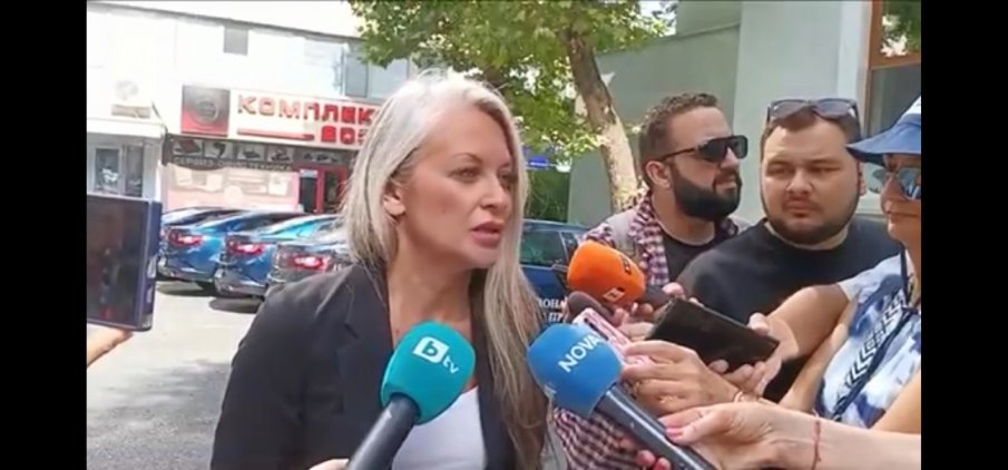 НАП и митниците изненадаха търговците в Бургас с внезапни проверки (СНИМКИ)