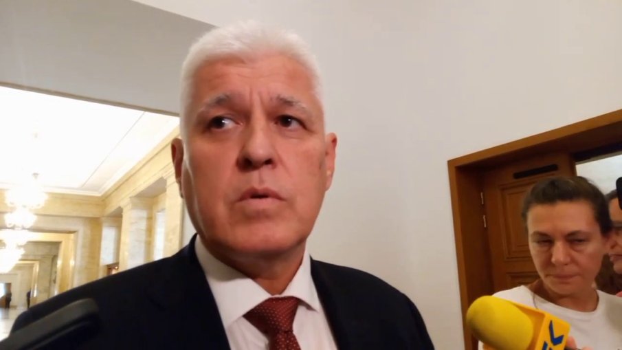 ИМА ЛИ ИНТРИГА? Военният министър не се нагърби да каже как ще гласуват депутатите на Прогресивна България за американските самолети (ВИДЕО)