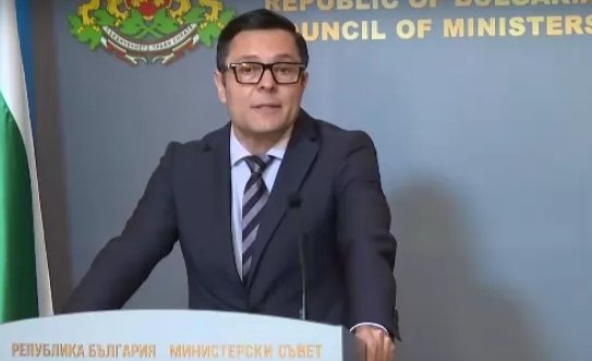 Вицепремиерът Пулев: Поискахме удължаване на действащата дерогация за Лукойл (ВИДЕО)