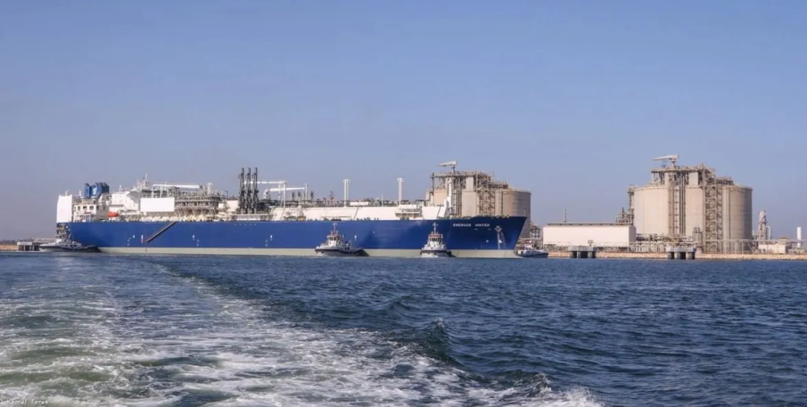 Дрон удари американски танкер за превоз на газ в египетско пристанище (ВИДЕО)