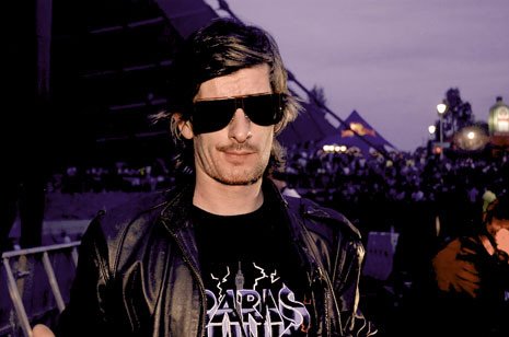 Френският диджей Кавински е намерен мъртъв в Париж