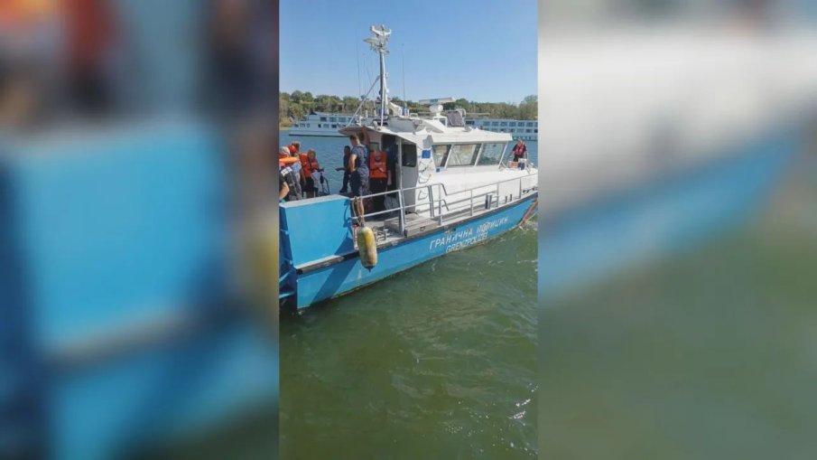 Рекордно ниски нива на Дунав блокират корабоплаването, круизен кораб заседна