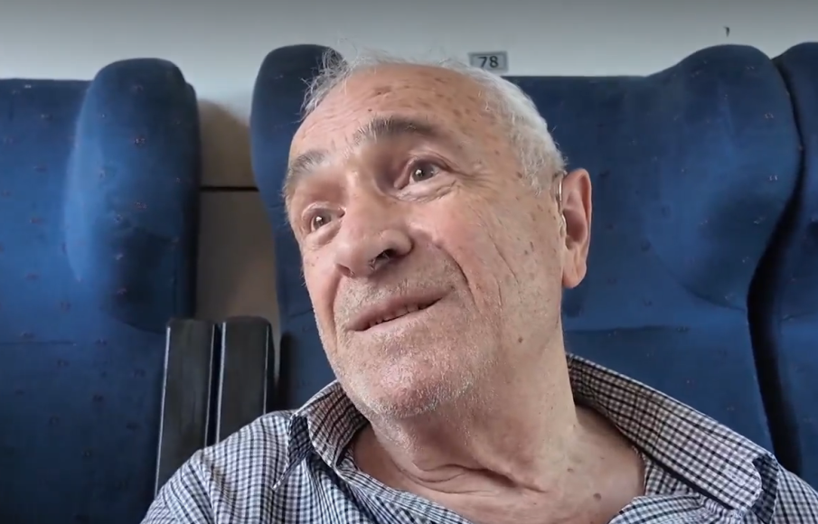 МОР ВЪВ ВЛАКА! Над 30 градуса във вагоните при адската жега навъc навън