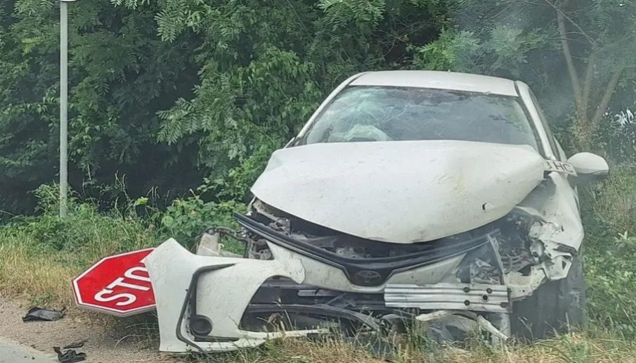 Млад шофьор пострада при катастрофа на южния околовръстен път на Ямбол