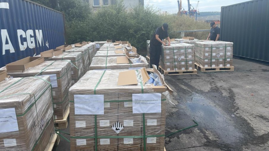 Акция на пристанищата във Варна и Бургас, задържаха стоки за милиони долари