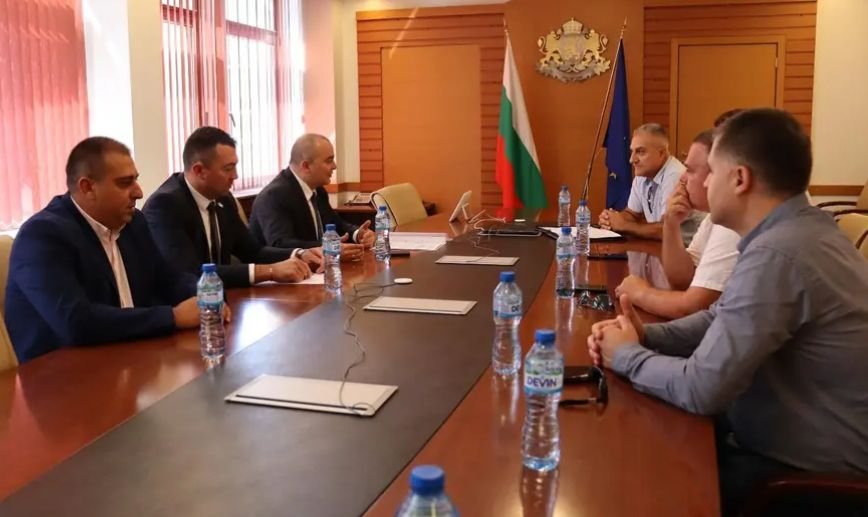 Министър Абровски: Искаме да защитим българските производители на плодове и зеленчуци от нелоялната конкуренция