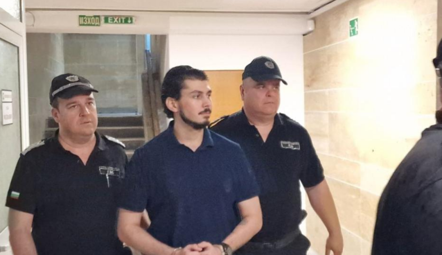 Отложиха делото срещу мъжа, обвинен в жестокото убийство на жена в Първомай