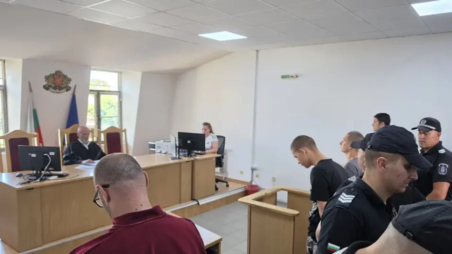 700 евро гаранция за младежите от Пловдив, обвинени в побой над непалци