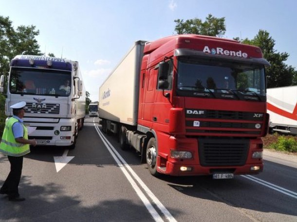 Без тирове над 12 тона днес следобед по Тракия, Струма и през Кресненското дефил