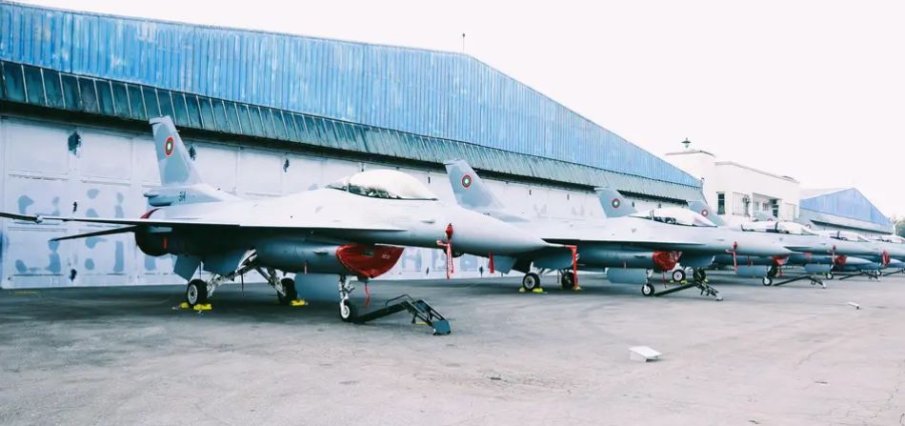 Вторите осем изтребителя F-16 за България се забавят до 2030 г.