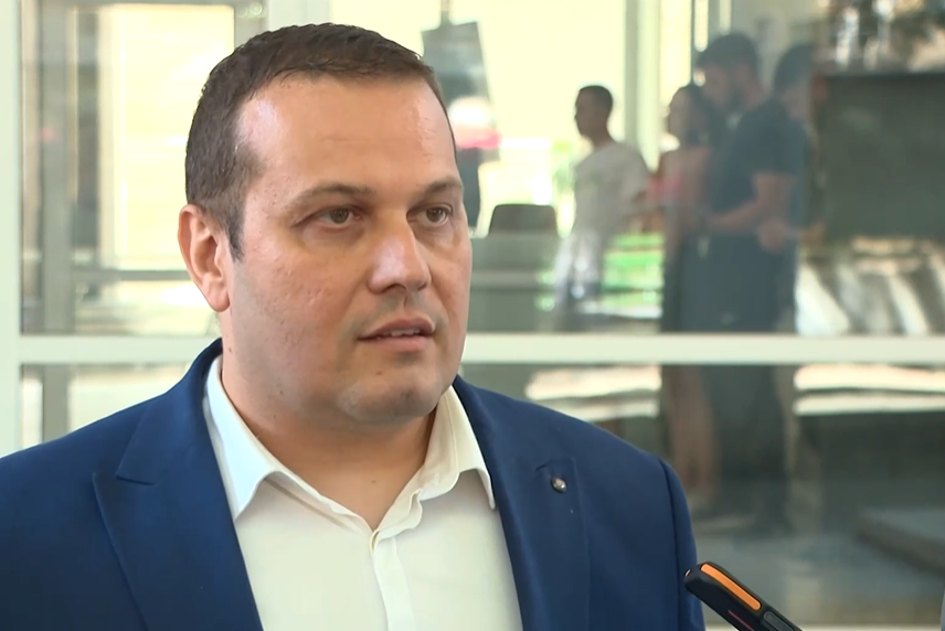 Закопчаха баща и син за разпространение на психотропни лекарства в София