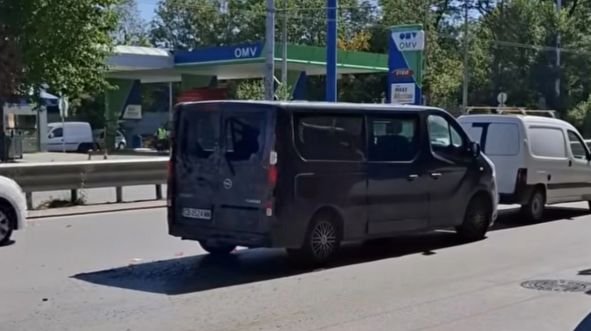 Катастрофа блокира движението на бул. Сливница в София (ВИДЕО)