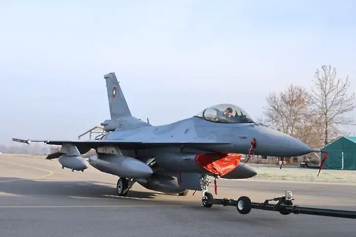 САЩ: България постига напредък в интеграцията на F-16 Block 70