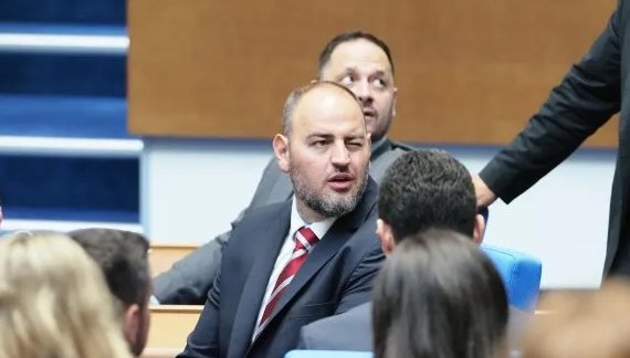 ЛЮБОПИТНО: Депутат на Радев си качи ДВЕ СНИМКИ от преди 19 години - на 24 август 2007 г. е направил нещо немислимо