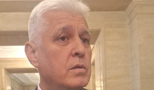 ИЗВЪНРЕДНО В ПИК TV! Военният министър Димитър Стоянов скочи остро на опозицията: Български политици подпомагат хибридната операция на Иран (ВИДЕО)