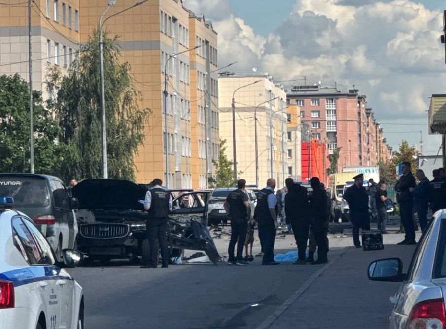 Взривиха колата на руски подполковник в Санкт Петербург, военният загина на място (СНИМКИ/ВИДЕО)