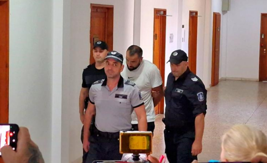Оставиха в ареста шофьорът, обвинен за трафик на наркотици