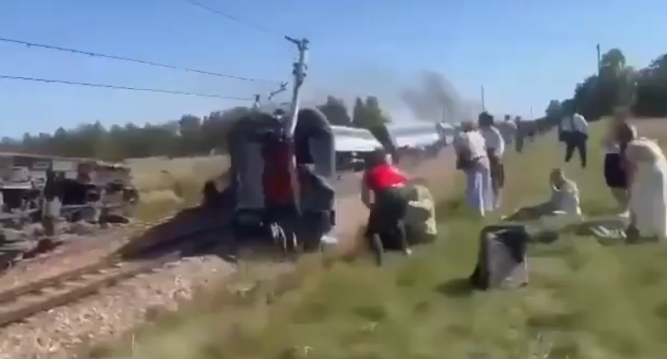 Влак и камион се сблъскаха в Полша, най-малко 20 са ранените (ВИДЕО)