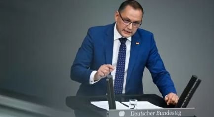 Алтернатива за Германия ще окаже натиск върху Берлин да възстанови отношенията си с Русия