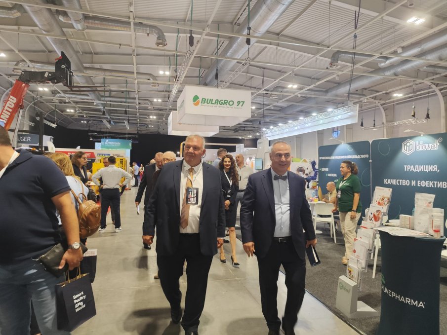 Зам.-министър проф. Палигоров откри форума „Smart Poultry & Pig World“