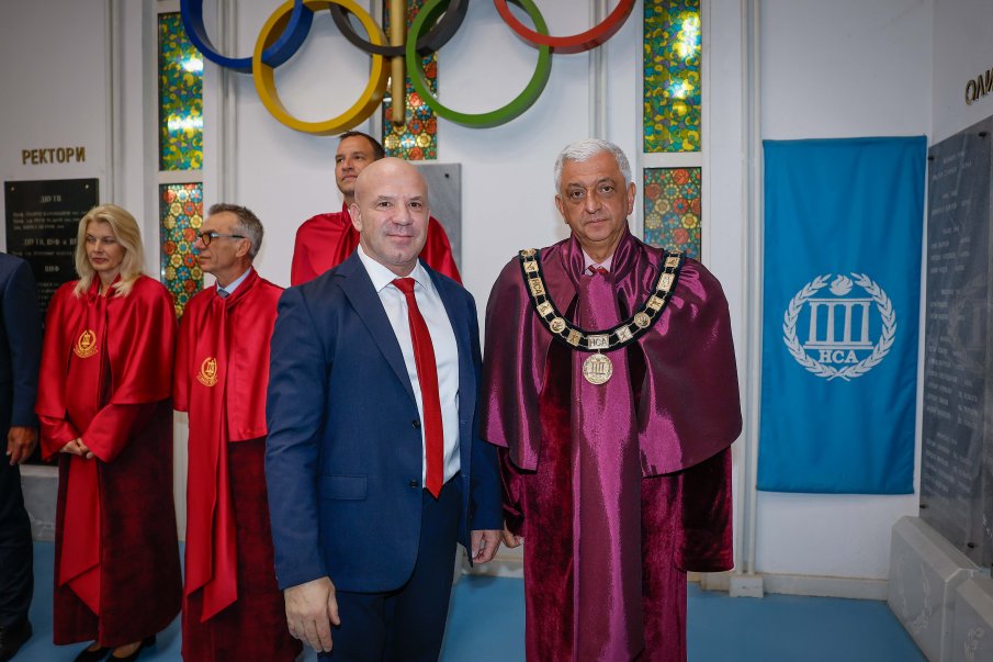 Министър Енчо Керязов откри новата академична година в НСА