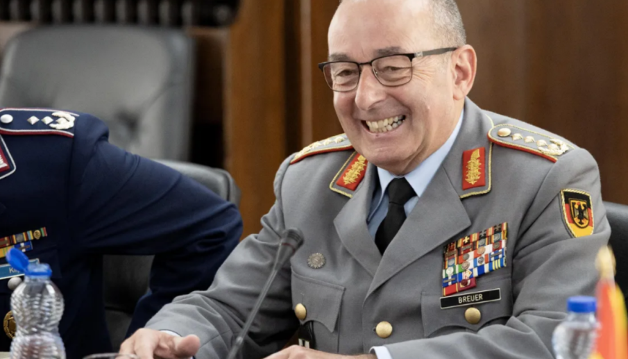 Германският генерал Карстен Бройер е избран за председател на Военния комитет на НАТО