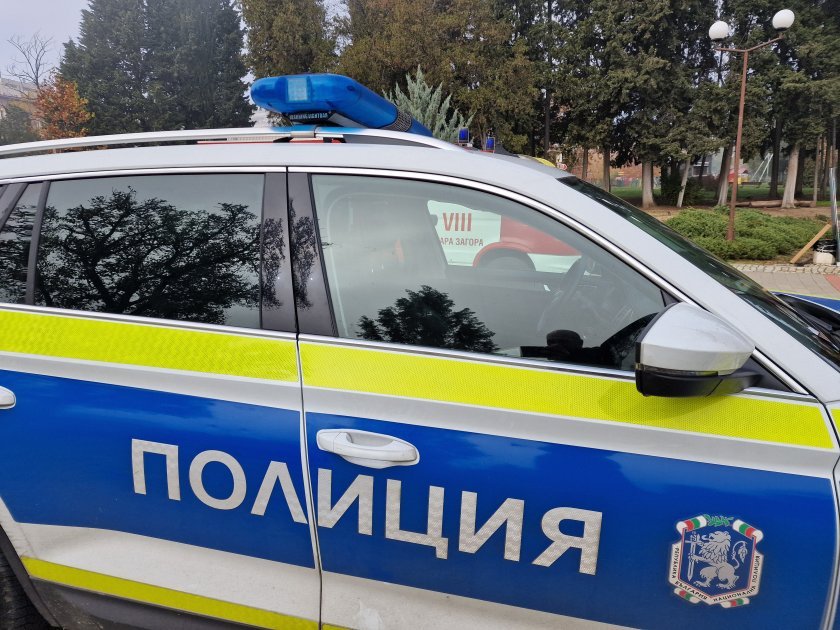 Убиха възрастна жена в Разложко, съпругът ѝ бере душа