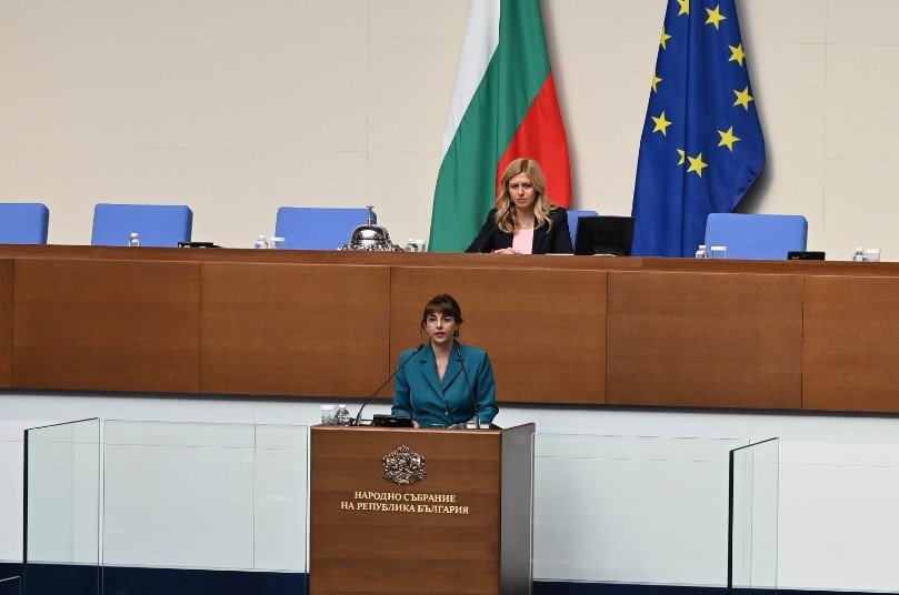 Министър Ефремова: Дебатът за доходите е дебат за квалификацията, производителността и по-добрата среда за развитие