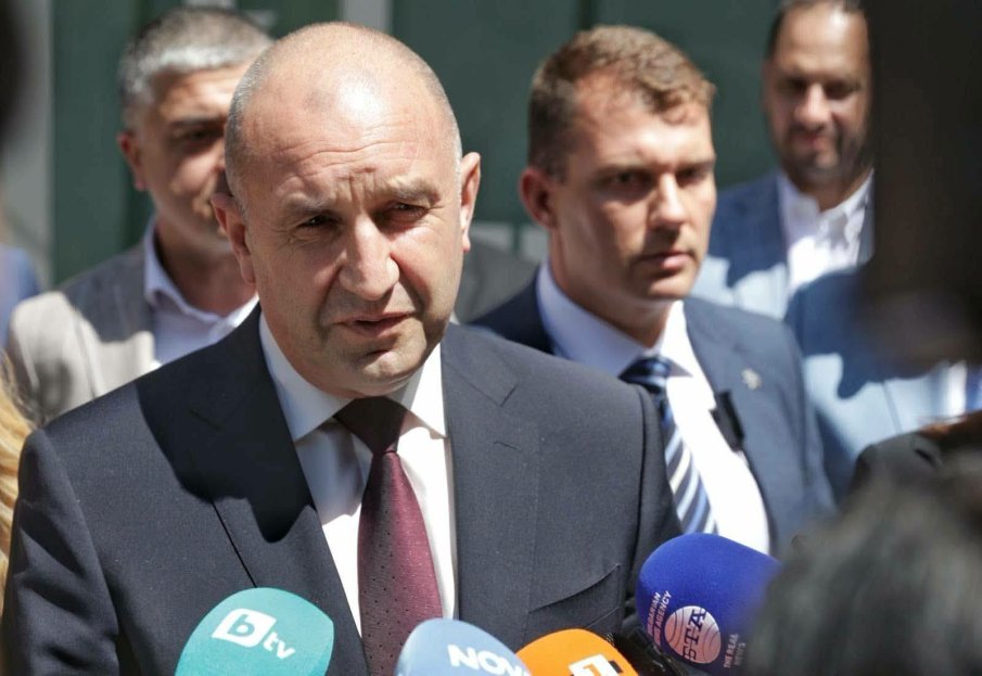 Огласиха програмата на премиера Радев за утре