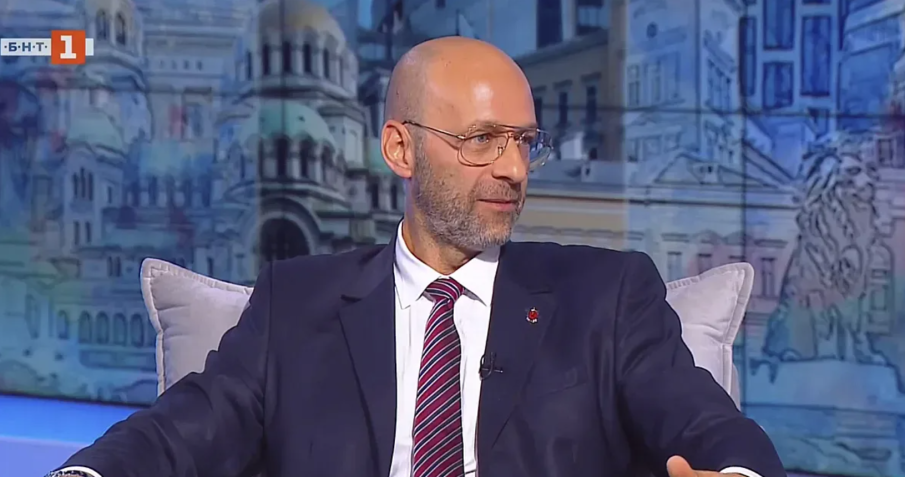 ПО-ДОБРИ ОТ ФБР: Изкуствен интелект, дронове и киберсигурност влизат в Академията на МВР