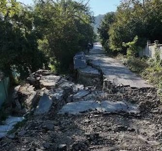 Свлачището във Варна расте, обявиха частично бедствено положение