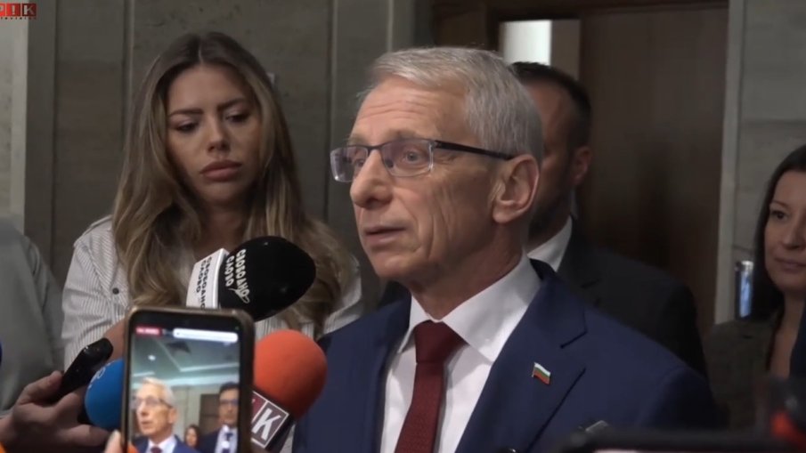 СРАМ! За Денков позицията на ООН срещу Русия е много по-важен въпрос от педофилския скандал в Петрохан