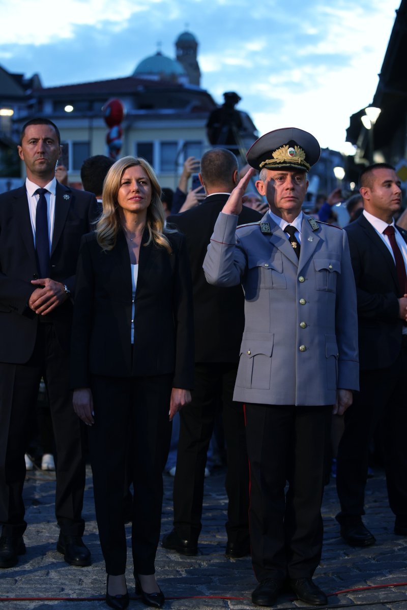 Михаела Доцова на тържествата във Велико Търново: Войните не са единственият начин за намиране на изход от кризисни ситуации (СНИМКИ)