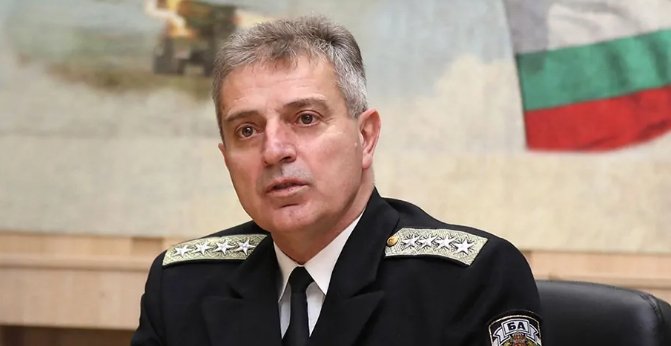 ИЗВЪНРЕДНО! Началникът на отбраната Емил Ефтимов хвърли оставка