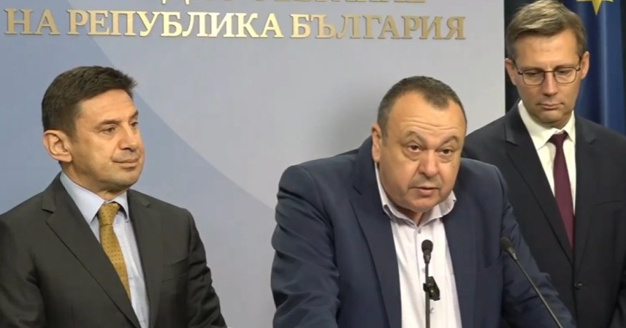 ИЗВЪНРЕДНО В ПИК TV! ДПС осветли тесните връзки на властта с фирмите за мантинели: Посещавали ли са съветници на Радев хотели на Ники Мантинелата? (ВИДЕО)