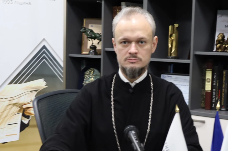 Синодът отряза архимандрит Дионисий - няма да може да извършва богослужения и църковни служби