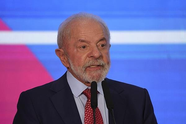 Meta свали профила на президента на Бразилия