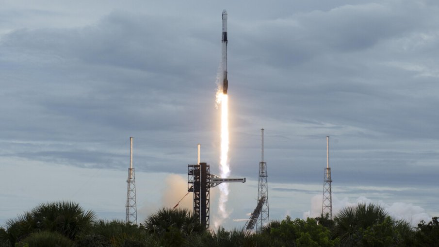 Американски космически кораб стигна до МКС за рекордно време