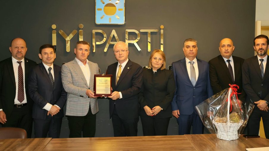 ДПС проведе среща с представители на İYİ Parti в Измир (СНИМКИ)