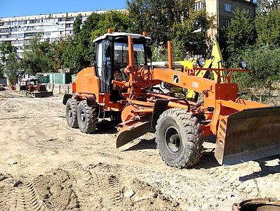 ПРИ РЕМОНТ НА УЛИЦА: Грейдер премаза жена в Пазарджик