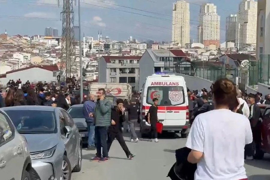 Ново нападение с нож в училище в Истанбул: Тийнейджър рани двама съученици