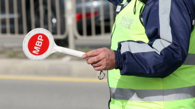 ЗАРАДИ КОШМАРЕН ТРАФИК: Полицаи регулират четири кръстовища в Пловдив