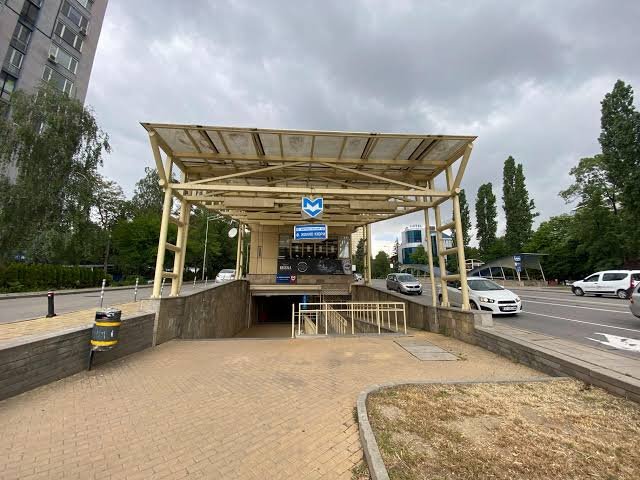 Мъж намери смъртта си в асансьора на метрото при станция Жолио Кюри