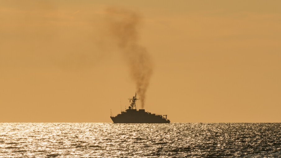 Пожар на борда на търговски кораб край Румъния, 8 моряци са в неизвестност