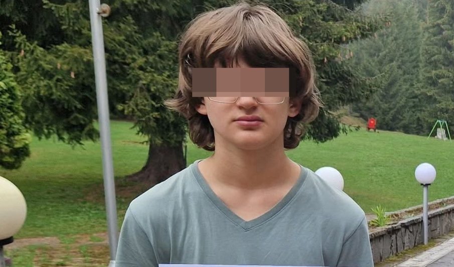 Осмокласникът, убил майка си, е отличник, програмист, член на ученически съвет с куп награди от национални