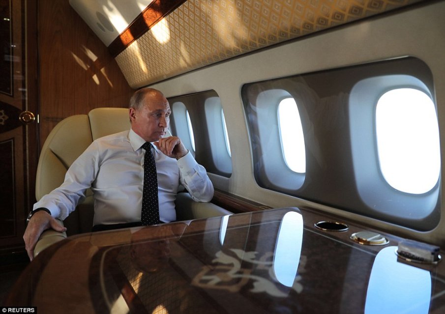 Украински дронове не позволиха самолетът на Путин да кацне в Москва