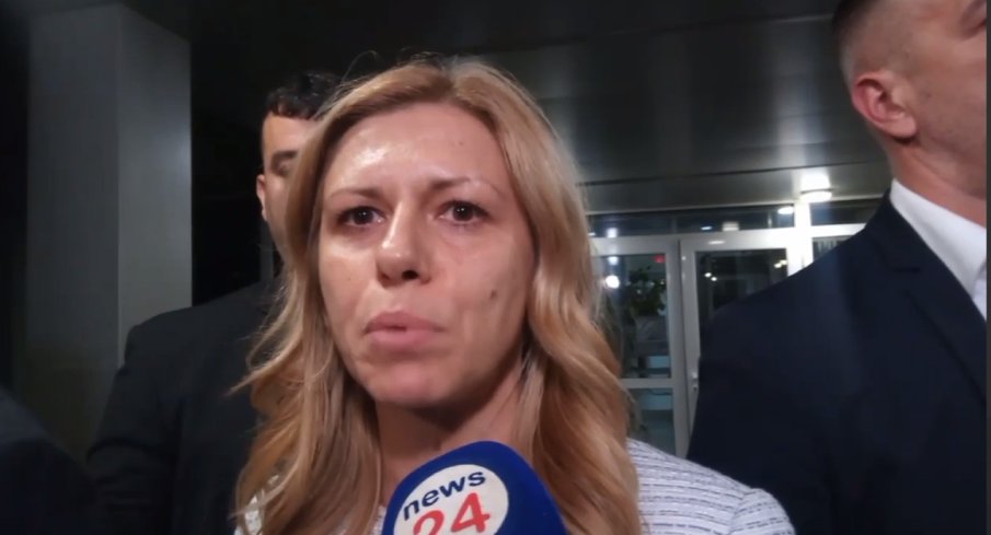 Доцова отиде да се види с пребитата Соня Колтуклиева - не иска да подава оставка (ВИДЕО)